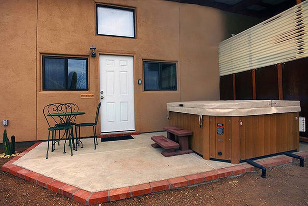 Studio De Saguaro-Hot Tub Retreat at Alma Del Sol