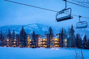 Exterior - Interlude Ski-In Ski-Out~ Massage Chair, Hot Tub, <5 min walk to Snowmass Mall (Snowmass Village)