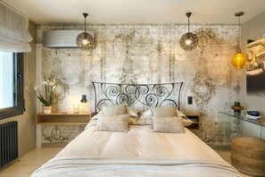 3 chambres, coffre-fort, bureau, fer et planche à repasser