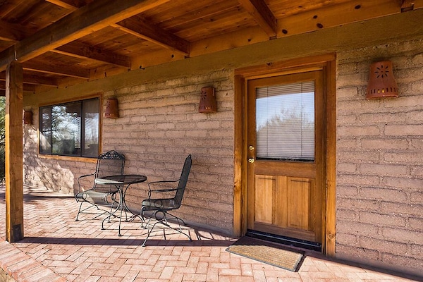 Studio De Sonora Patio and Entrance