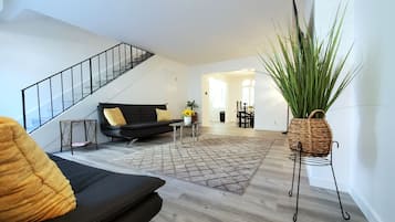 Smart-TV, peis og musikkbibliotek