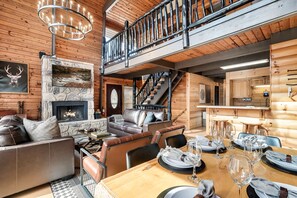 Dining - Wood Fireplace HotTub Arcades Pickleball Fall Deco (Gatlinburg)