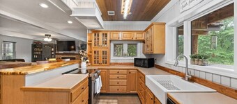 Refuge Ranch Lodge | Log Cabin | Lake | Privacy | Weddings