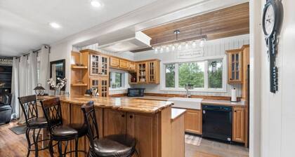 Refuge Ranch Lodge | Log Cabin | Lake | Privacy | Weddings