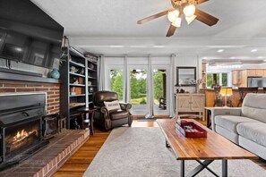Smart TV, fireplace, DVD player, books