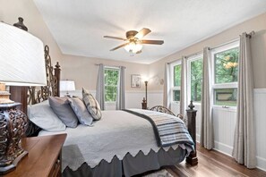 3 bedrooms, desk, iron/ironing board, travel crib - Refuge Ranch Lodge | Log Cabin | Lake | Privacy | Weddings (Locust Grove)