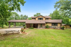 Exterior - Refuge Ranch Lodge | Log Cabin | Lake | Privacy | Weddings (Locust Grove)