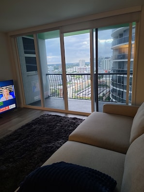 TV - Condo bella (Miami)