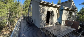Private, SHARC, Hot Tub, AC, Close to Fort Rock/River/Bike Path, Dog-friendly