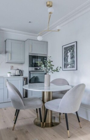 1 ห้องนอน, อินเทอร์เน็ตความเร็วสูง