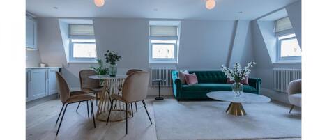 Appartement | 3 chambres, bureau, accÚs à Internet cùblé (inclus)