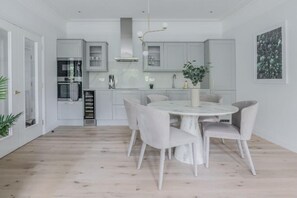 3 bedrooms, free wired Internet - Royal Kensington - Premium 3 bed (London)