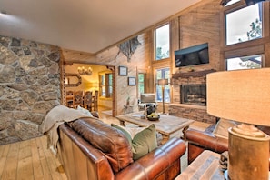 TV, fireplace - 'Blue Spruce Cabin' w/ Hot Tub & Resort Amenities (Angel Fire)