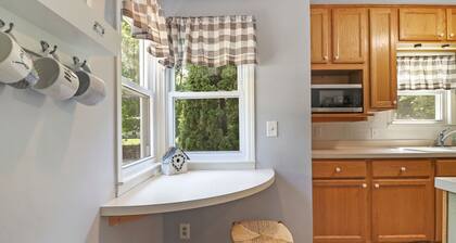 Serenity Now |Access to Assembly Park Beaches, Swimming Pier & Park |Delavan Lake |Fireplace |Deck