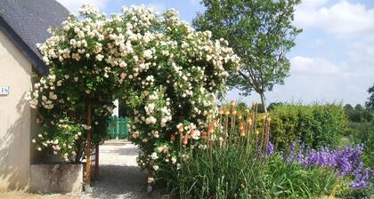 GĂźte au Bord de l'Eau avec PĂȘche PrivĂ©e et Ponton, Terrasse Couverte, Proche Mont Saint Michel