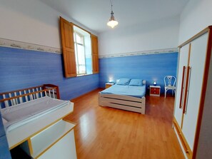 4 bedrooms, free WiFi, bed sheets