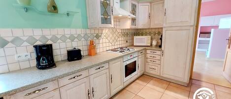 Refrigerador, microondas, horno y lavavajillas