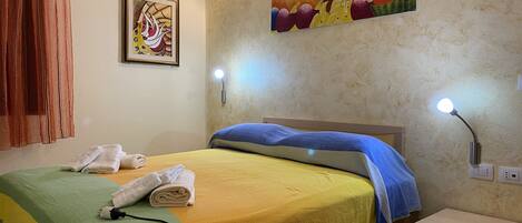 1 chambre, fer et planche Ă repasser, Wi-Fi gratuit, draps fournis