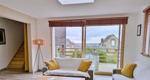 3-bedroom independent house - modern comfort and historic charm, pets allowed