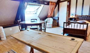 3 habitaciones, escritorio, cuna de viaje y wifi gratis 
