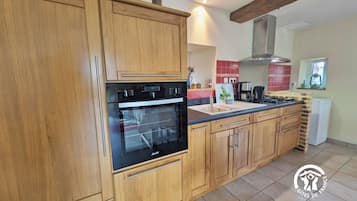 Refrigerador, microondas y horno