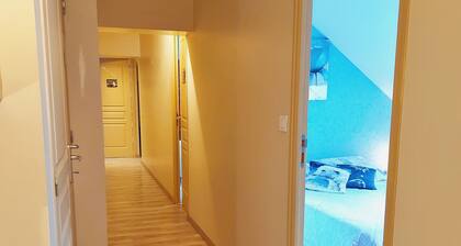 GĂźte familial avec parc arborĂ©, Ă©tang de pĂȘche, proche commerces et attractions, pour 12-15 pers.