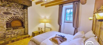 Charming Countryside Home with Large Garden, Near Scenic Trails and Historic Sites