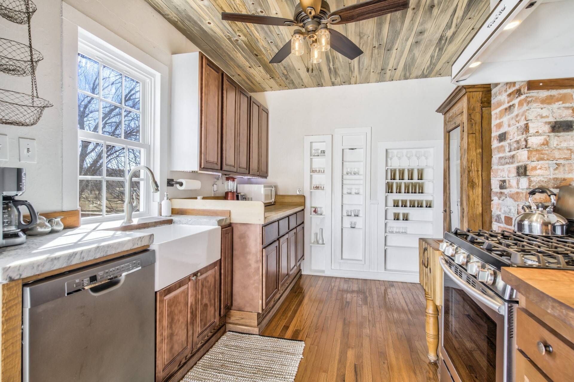 Kühlschrank, Mikrowelle, Geschirrspüler