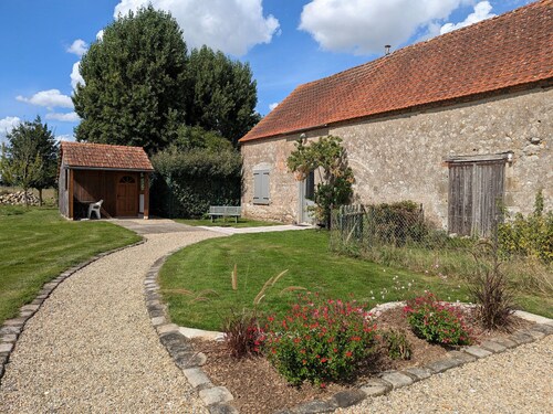 Charming Gîte in Loire Valley - Near Sully and St-Benoît, Private Lawn, All Ground Floor