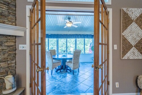 Seagull 2 - 4 Bdrm waterfront house with private dock