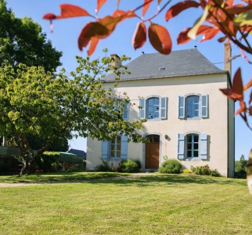 Charming XIX Century Home with Garden, Near River, Hiking Trails, and Historic Sites