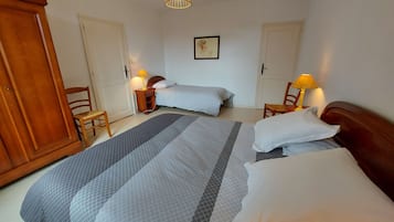 3 bedrooms, desk, travel crib, free WiFi