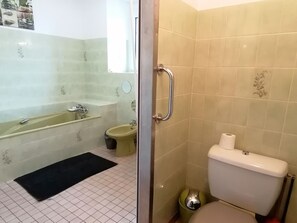 Towels - Gite Congrier, 6 bedrooms, 14 persons (Congrier)