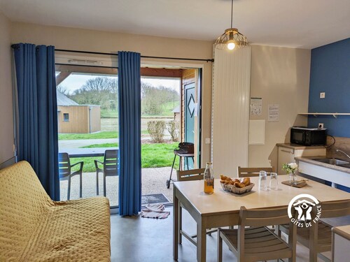 Accessible Fishing Chalet for 4-6 with Private Deck, Kids' Play Area, and Games Room