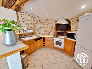 Frigorífico, microondas, horno y lavavajillas