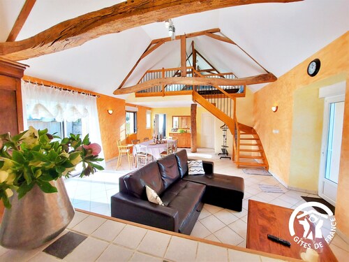Cozy, Bright Cottage with Southern Terrace, Near Attractions and Shops