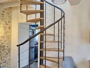 Interior - Countryside Retreat with Jacuzzi, WiFi & Scenic Views - Sleeps 6 (Hambers)