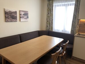 Comfort Apartment, 2 Bedrooms (plus EUR 150 cleaning fee on site) | Private kitchen - Appartements Thomas (Wagrain)