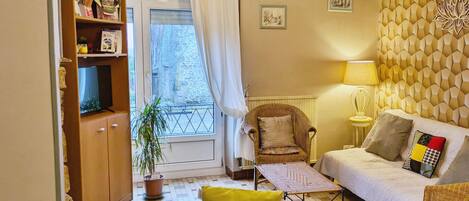 Télévision, table de tennis de table