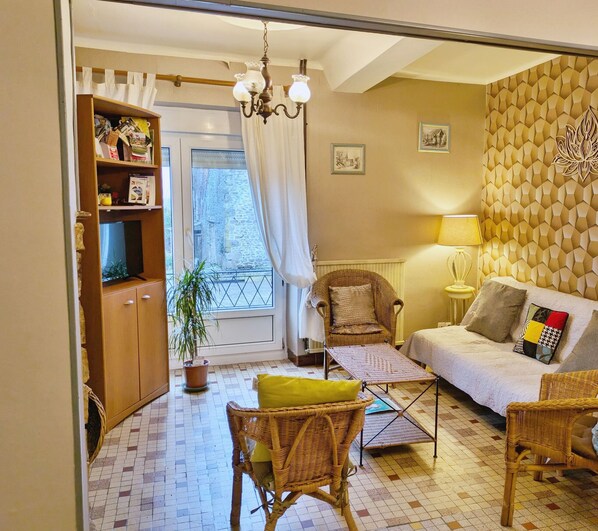 Télévision, table de tennis de table