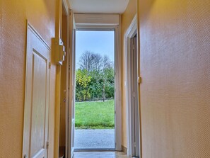 Interior - Charming Countryside Retreat with Farm Experience and Nearby Forest (L'Huisserie)