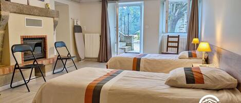 3 bedrooms, free WiFi, bed sheets