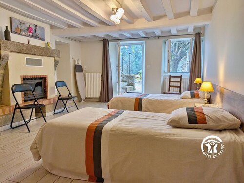 Charming Countryside Retreat with Farm Experience and Nearby Forest