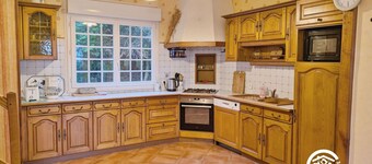 Charming Lakeside Cottage with Fishing, Hiking, and Family Activities