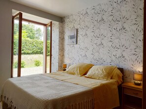 4 camere, culla da viaggio, Wi-Fi gratuito