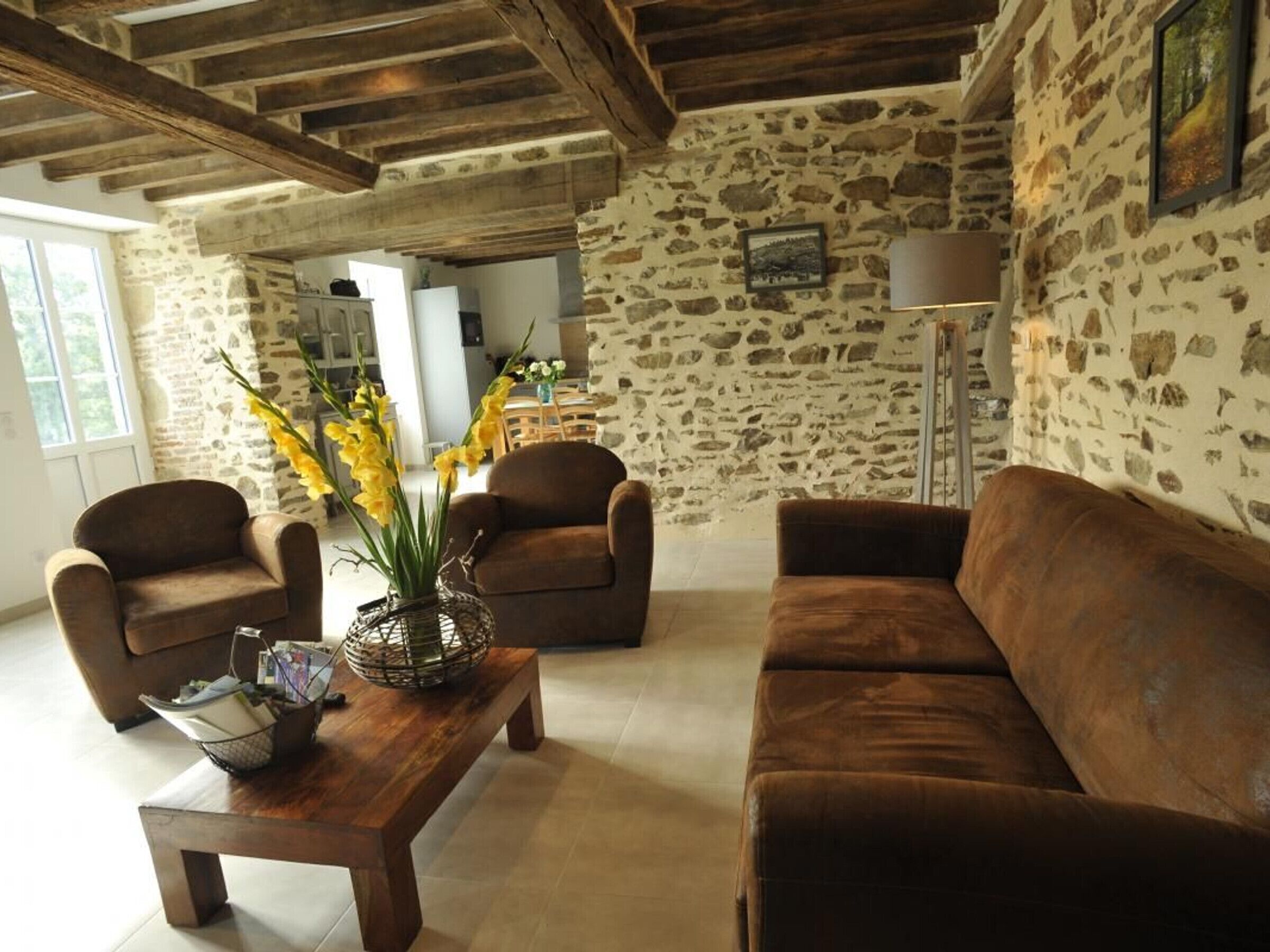 Télévision à écran plat, cheminée