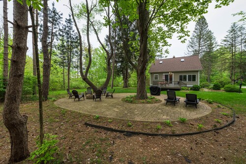 Woodlands - Surrounded by the great outdoors, peaceful woods escape