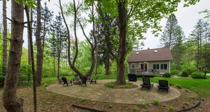 Woodlands - Surrounded by the great outdoors, peaceful woods escape