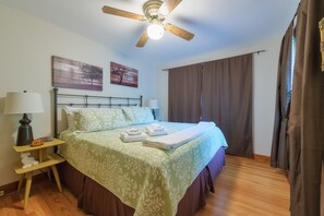 3 bedrooms, iron/ironing board, WiFi, bed sheets