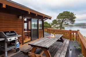Outdoor dining - Edgemont | Modern Escape, Stunning Views & Comfort (Inverness)